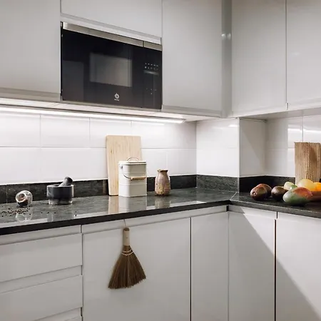 Holo - 2 Bedrooms In Eixample Dreta * Barcelona